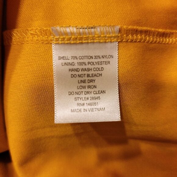 Monteau Floral Cutout Design NWOT. Size L. - Picture 8 of 8